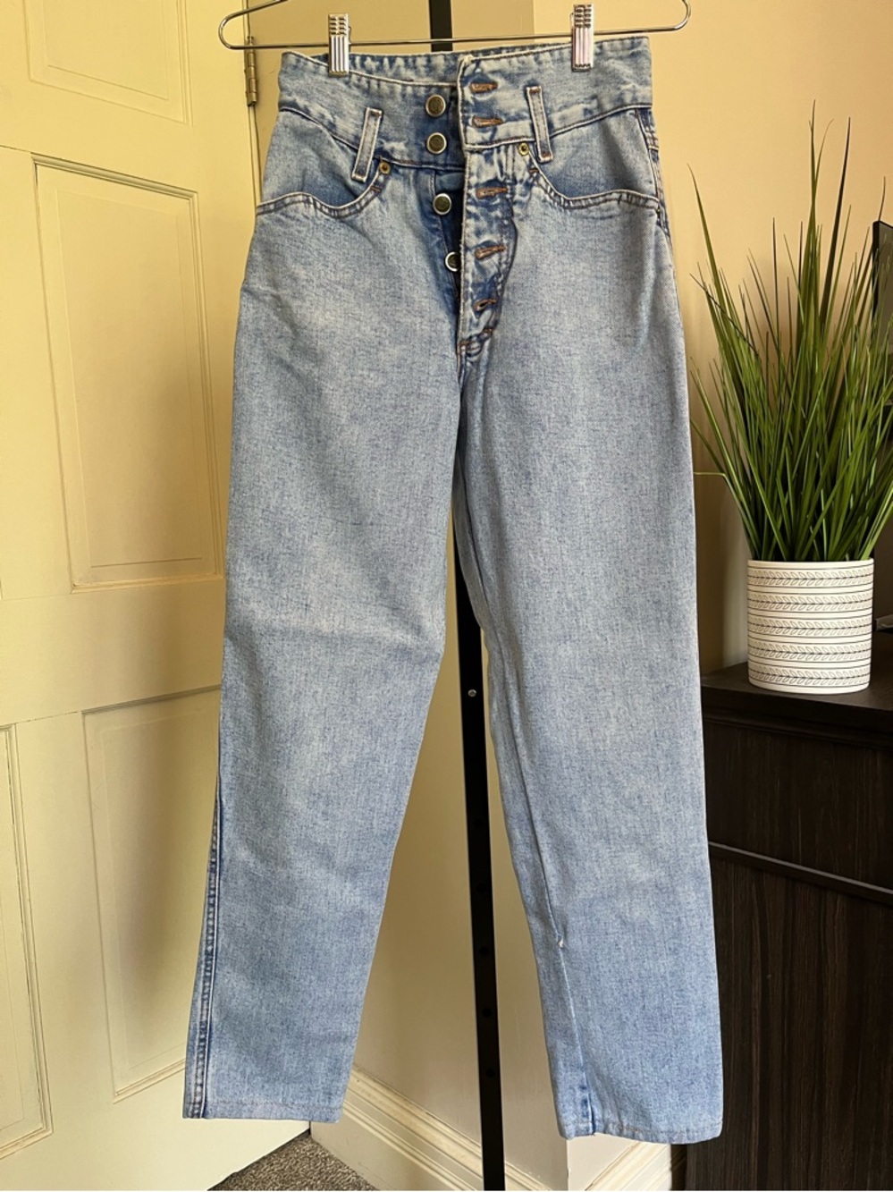 Zena High-Waist Light Wash Button-Fly Jeans